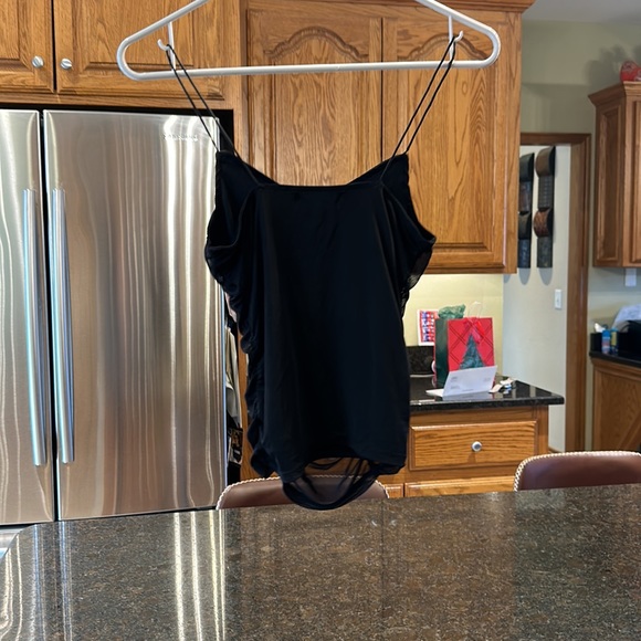 ALMOST FAMOUS - Picture 2 of 4